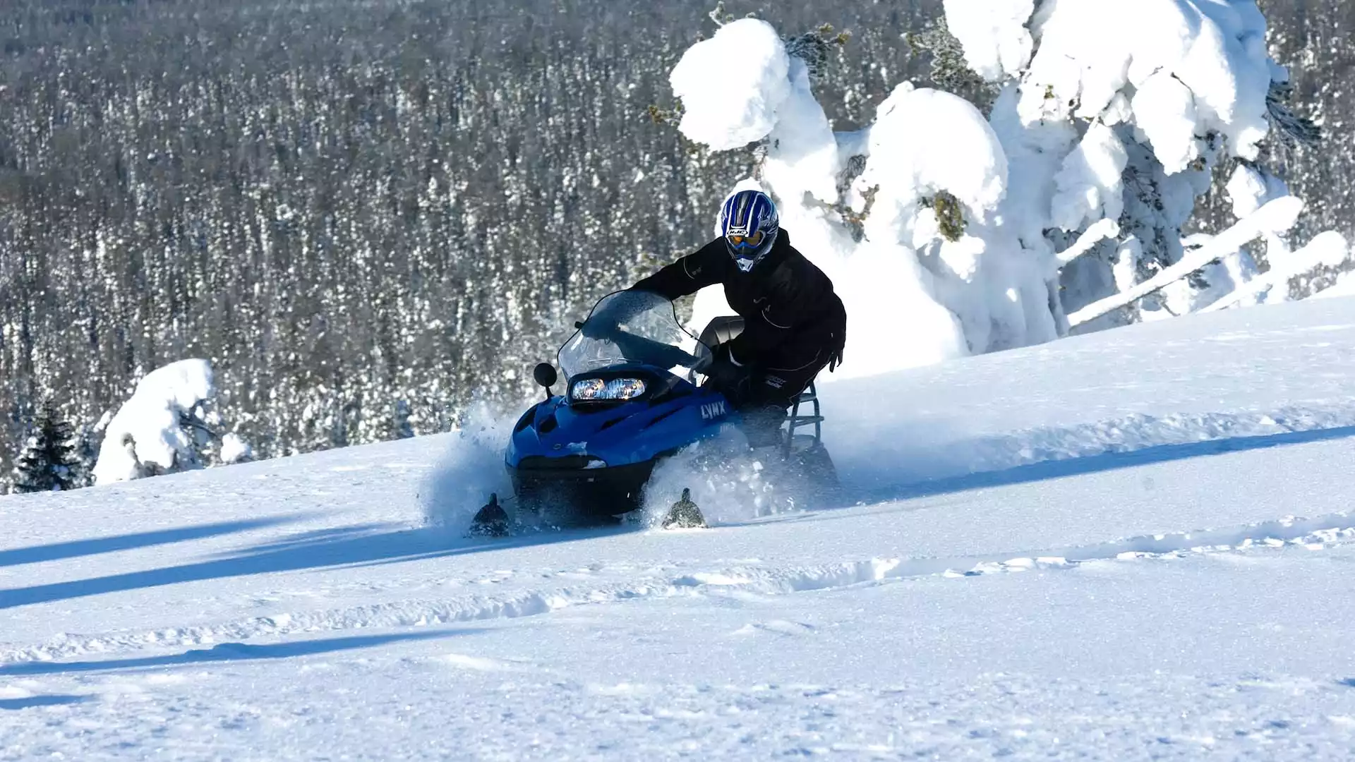 Fantastische sneeuwscootertocht terug naar Luosto